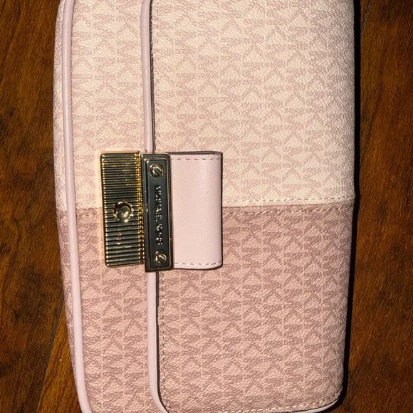 Michael Kors Pink and Gold Crossbody Bag - Picture 2 of 4